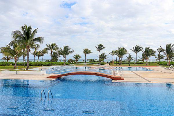 Luxurious Beachfront Resort Condos - Mareazul