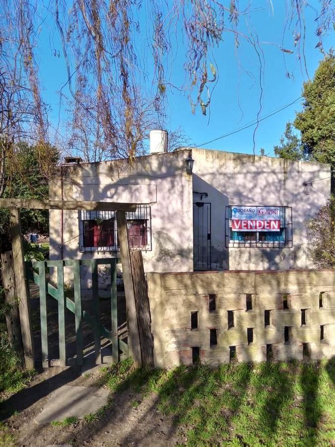 Casa en venta sobre calle Betbeze en Ranchos, General Paz, Bs As.