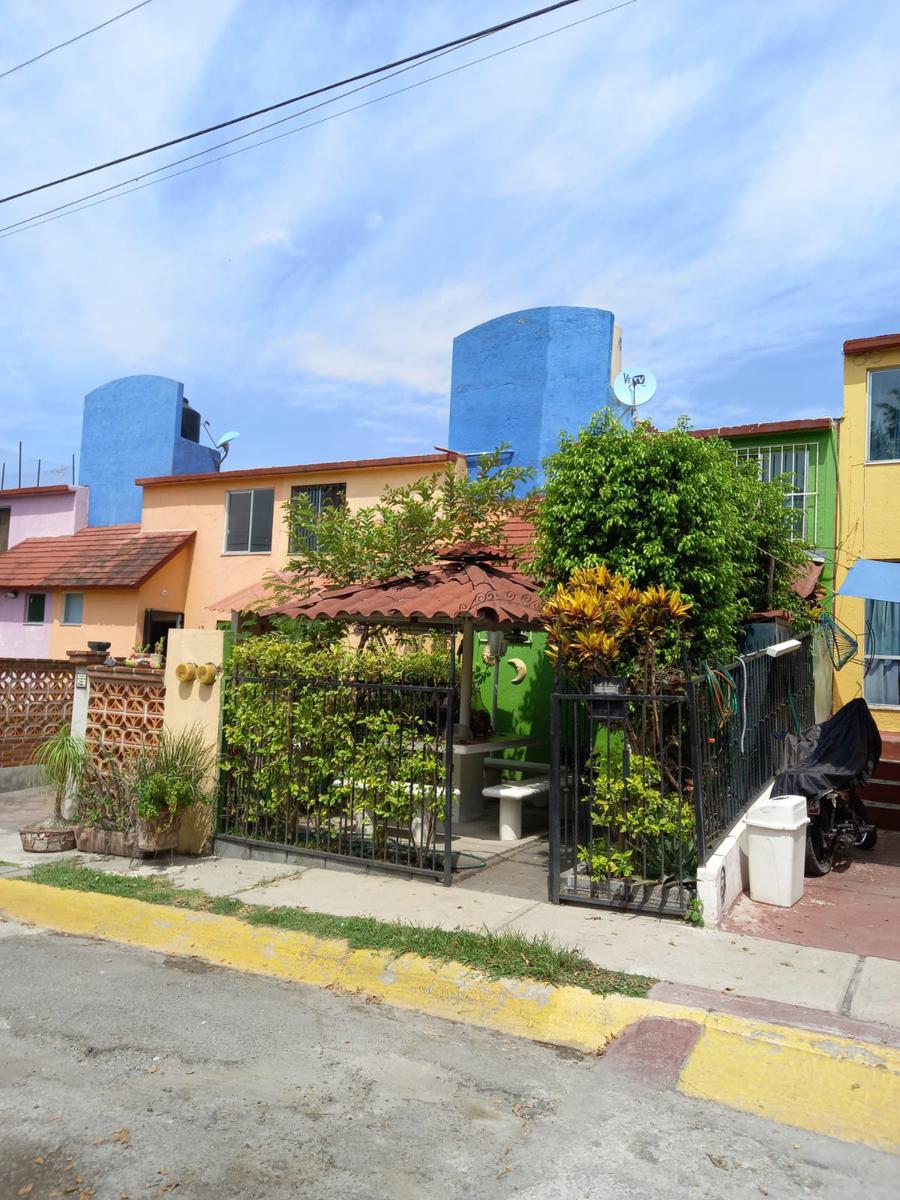 Casa en Villas de Xochitepec, 2 recamaras, 1.5 baños, aire acondicionado